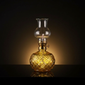 Olielamp Geel – Luxe Donkere Achtergrond